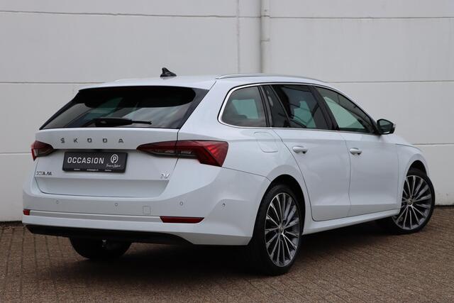 Skoda OCTAVIA Combi 1.4 eHybrid Style 204pk DSG6 | SOH 94% | Elektrische stoelen | Leder/Alcantara | HUD