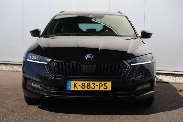 Skoda OCTAVIA Combi 1.0 e-TSI Sport Business 110PK Automaat Trekhaak RS Stoelen Navigatie Carplay Android
