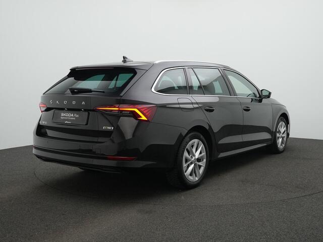 Skoda OCTAVIA Combi 1.5 e-TSI 150 pk DSG Business Edition Plus | Trekhaak | Adaptive Cruise | Elektrische achterklep | Stoelverwarming | Navigatie