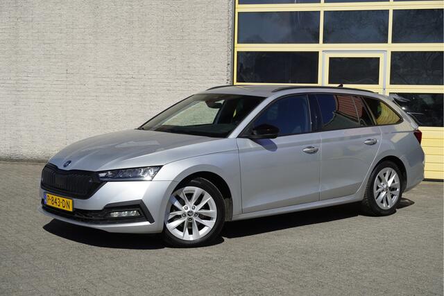 Skoda OCTAVIA Combi 1.5 e-TSI 150PK! Automaat Sport Business BJ2022 Lmv 17" | Led V+A | Dynamische knipperlichten | Pdc | App-Connect | Navi | Virtual cockpit | Dashboard verlichting | Climate control | Cruise control | Sportstoelen/stuur | Zwarte hemel