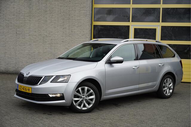 Skoda OCTAVIA Combi 1.0 TSI Ambition Business BJ2019 Lmv 16" | Led | Pdc | App-Connect | Navi | Climate control | Cruise control | Sportstuur | Verwarmde voorstoelen | Extra getint glas