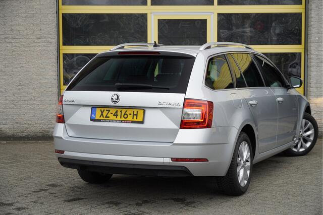 Skoda OCTAVIA Combi 1.0 TSI Ambition Business BJ2019 Lmv 16" | Led | Pdc | App-Connect | Navi | Climate control | Cruise control | Sportstuur | Verwarmde voorstoelen | Extra getint glas