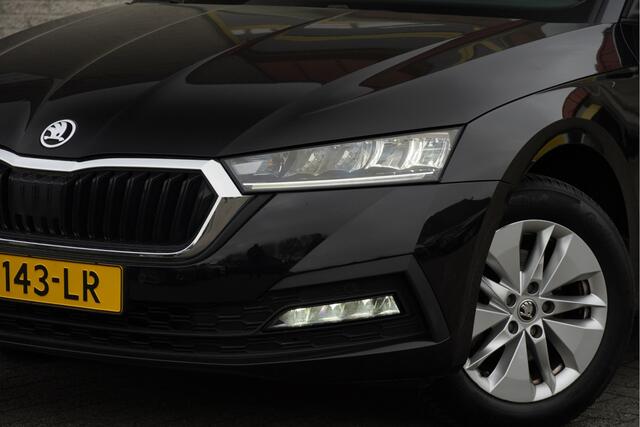 Skoda OCTAVIA Combi 1.0 TSI Business Edition BJ2021 Lmv 16" | Led V+A | Dynamische knipperlichten | Pdc | Elek. achterklep | App-Connect | Navi | Dashboard verlichting | Climate control | Cruise control | Extra getint glas