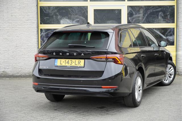 Skoda OCTAVIA Combi 1.0 TSI Business Edition BJ2021 Lmv 16" | Led V+A | Dynamische knipperlichten | Pdc | Elek. achterklep | App-Connect | Navi | Dashboard verlichting | Climate control | Cruise control | Extra getint glas
