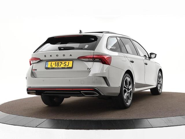 Skoda OCTAVIA Combi 1.4 TSI RS iV PHEV 245pk DSG Business · Panoramadak · Stuur- & Stoelverwarming · Keyless · Sfeerverlichting · Elek. Achterklep ·