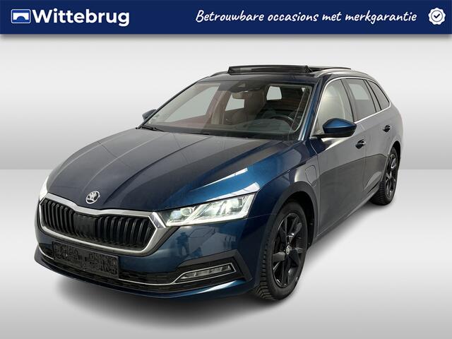 Skoda OCTAVIA Combi 1.4 TSI iV PHEV Style / AUTOMAAT/ PANO/ DCC/ STUUR+STOELVERWARM./ PARK.SENSOR.V+A/ CAMERA/ MEMORY SEAT/ DODEHOEK/ ACC/ ELEK.ACHTERKLEP/ HEAD-UP/ KEYLESS/ SMARTLINK/ NAVI/ DAB/ CLIMA/ LED/ 18'' LMV
