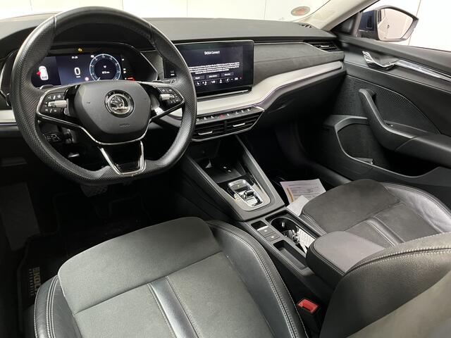 Skoda OCTAVIA Combi 1.4 TSI iV PHEV Style / AUTOMAAT/ PANO/ DCC/ STUUR+STOELVERWARM./ PARK.SENSOR.V+A/ CAMERA/ MEMORY SEAT/ DODEHOEK/ ACC/ ELEK.ACHTERKLEP/ HEAD-UP/ KEYLESS/ SMARTLINK/ NAVI/ DAB/ CLIMA/ LED/ 18'' LMV