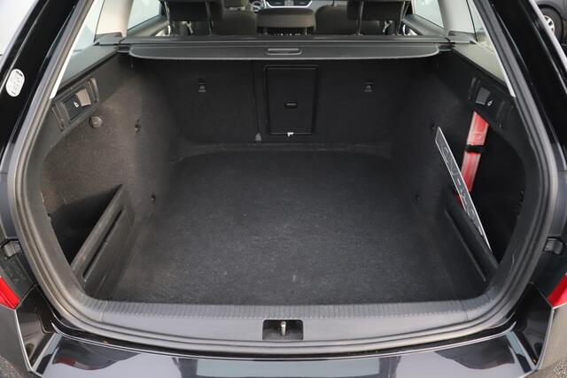 Skoda OCTAVIA Combi 1.0 TSI Greentech Business Edition NAP Trekhaak LMV Navigatie Carplay Android Climate Cruise Control LED Parkeersensor