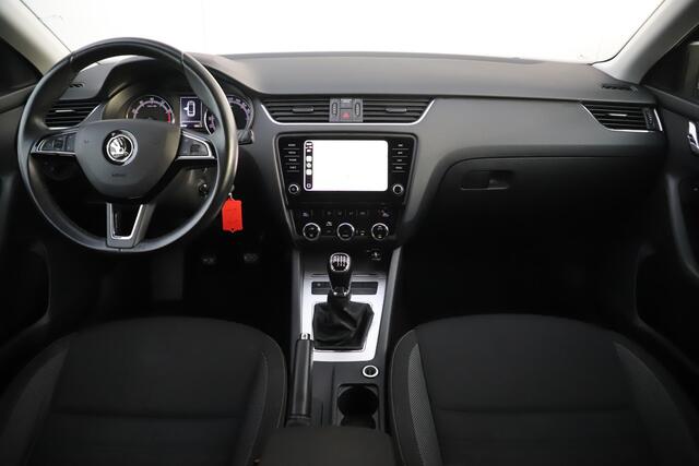 Skoda OCTAVIA Combi 1.0 TSI Greentech Business Edition NAP Trekhaak LMV Navigatie Carplay Android Climate Cruise Control LED Parkeersensor