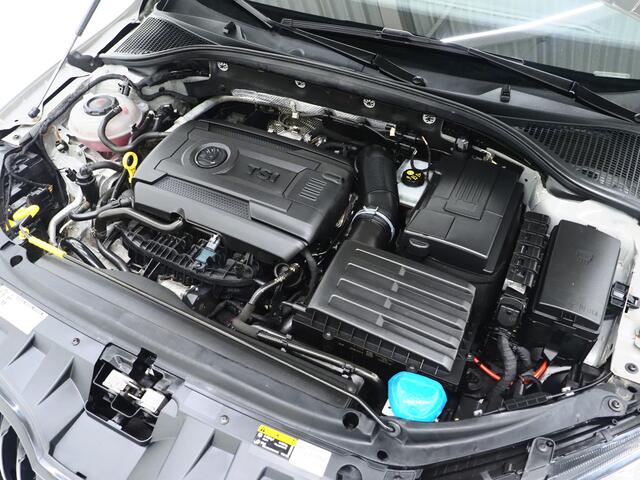 Skoda OCTAVIA Combi 2.0 TSI RS 245PK | Panoramadak | Sportstoelen | Canton | Keyless | Carbon | Camera | Sfeerlicht | Carplay