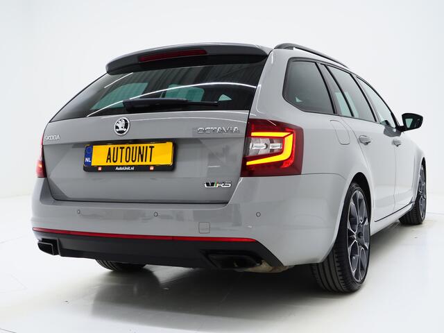 Skoda OCTAVIA Combi 2.0 TSI RS 245PK | Panoramadak | Sportstoelen | Canton | Keyless | Carbon | Camera | Sfeerlicht | Carplay