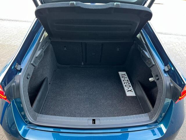 Skoda OCTAVIA 1.5 TSI MHEV 150pk DSG Business Edition met Trekhaak, DigiDash e