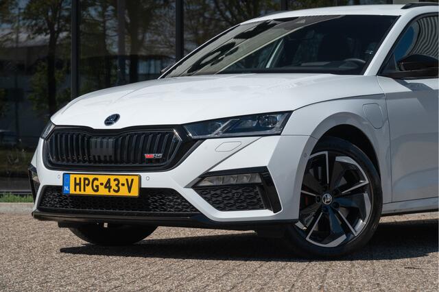Skoda OCTAVIA Combi 1.4 TSI RS iV PHEV Business | Trekhaak | DCC | Camera | Stoel- Stuurverw. | ACC