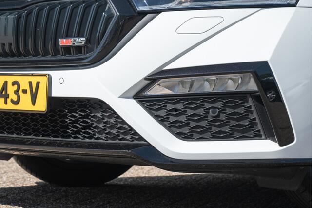 Skoda OCTAVIA Combi 1.4 TSI RS iV PHEV Business | Trekhaak | DCC | Camera | Stoel- Stuurverw. | ACC