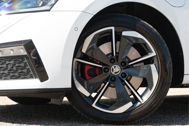 Skoda OCTAVIA Combi 1.4 TSI RS iV PHEV Business | Trekhaak | DCC | Camera | Stoel- Stuurverw. | ACC