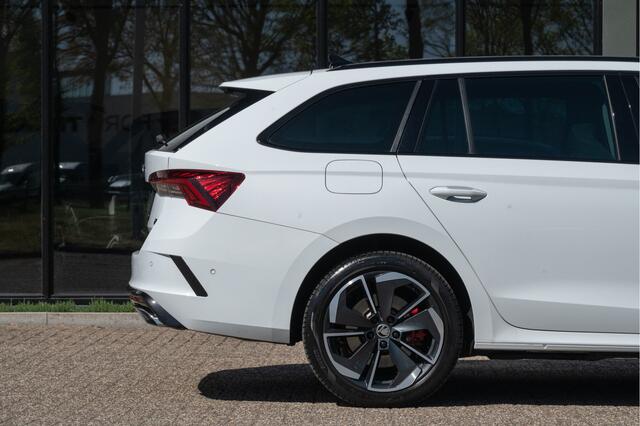 Skoda OCTAVIA Combi 1.4 TSI RS iV PHEV Business | Trekhaak | DCC | Camera | Stoel- Stuurverw. | ACC