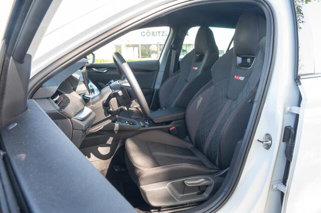 Skoda OCTAVIA Combi 1.4 TSI RS iV PHEV Business | Trekhaak | DCC | Camera | Stoel- Stuurverw. | ACC