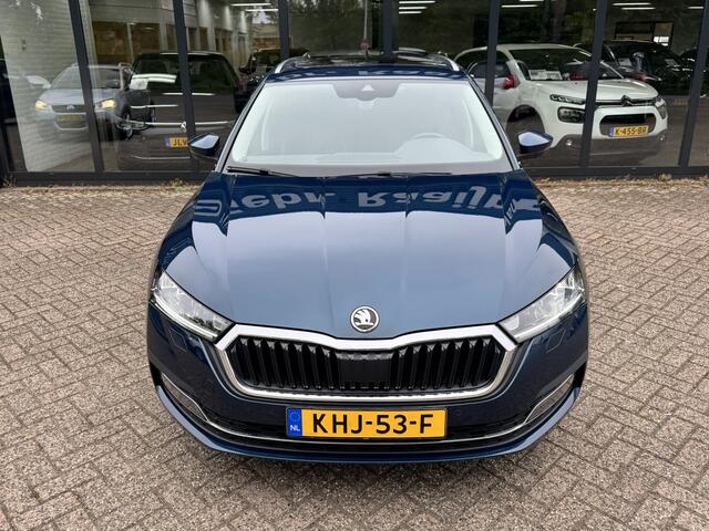 Skoda OCTAVIA Combi 1.0 TSI Ambition*Panoramadak*Trekhaak*LED*Navi*