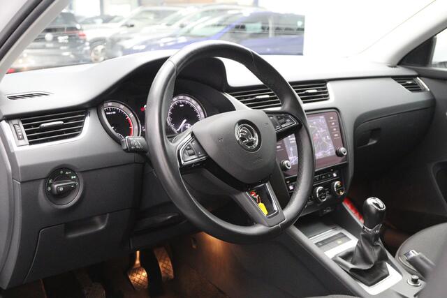 Skoda OCTAVIA Combi 1.0 TSI 115 PK Greentech Style Business, Stoelverwarming, Climate Control, Navigatie