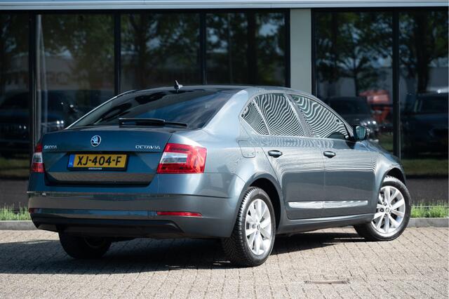 Skoda OCTAVIA 1.0 TSI 115pk DSG | Navi | Camera | Apple CarPlay | Stoelverw. | PDC