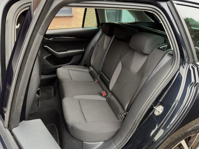 Skoda OCTAVIA Combi 1.4 TSI AUT6 iV PHEV EDITION NAVI AIRCO DIGI-DASH APPLE-CARPLAY LED LMV PDC NIEUWSTE MODEL !!