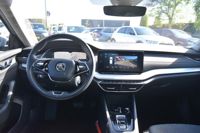 Skoda OCTAVIA Combi 1.0 e-TSI Business Edition Plus , TREKHAAK , CLIMATR , A UITRIJ CAM , PDC V+A , LED KOPL ,