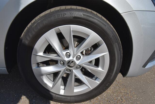Skoda OCTAVIA Combi 1.0 e-TSI Business Edition Plus , TREKHAAK , CLIMATR , A UITRIJ CAM , PDC V+A , LED KOPL ,
