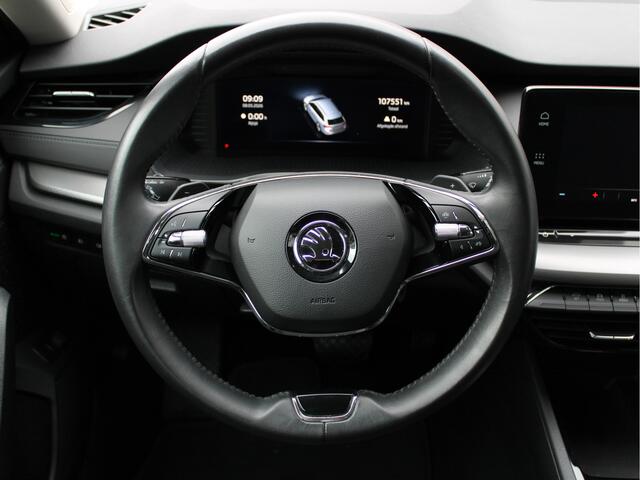 Skoda OCTAVIA Combi 1.0 e-TSI 110PK Automaat Business Edition /NAVI/17'LM/PDC/LED/Keyless/Lane assist/Trekhaak/DAB+/Cruise control/NAP! 1e eig!