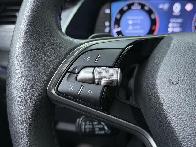 Skoda OCTAVIA Combi 1.5 TSI MHEV First Edition | 116 PK | Automaat | Cruise control | Achteruitrijcamera | Keyless | Climate control |