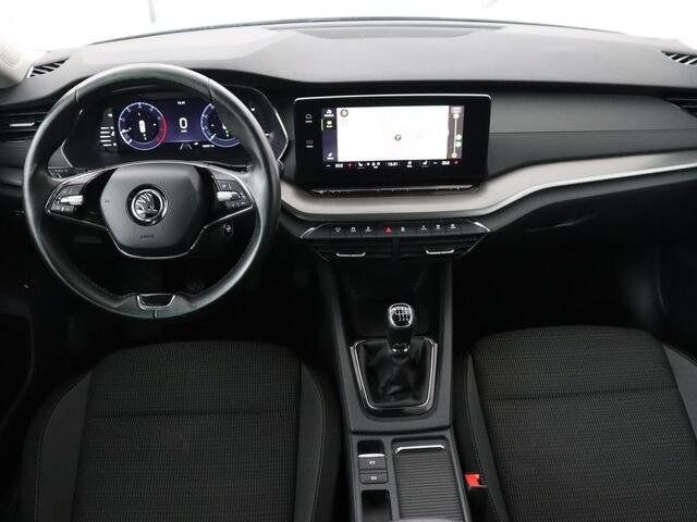 Skoda OCTAVIA 1.0 TSI Business Edition | Stoelverwarming | Trekhaak | Camera | Carplay | Navigatie | 17'' | Cruise control | DAB | Digital Cockpit | Parkeerhulp | Climate control