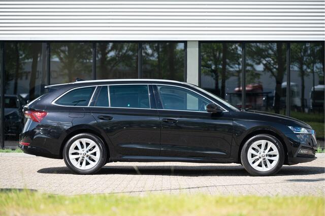 Skoda OCTAVIA Combi 2.0 TDI 150pk Style DSG | Elek. Trekhaak | Navi | Camera | ACC | Apple CarPlay