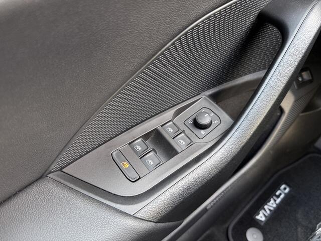 Skoda OCTAVIA Combi 1.4 TSI iV PHEV Sportline Business | PLUG in Hybrid | Virtual Cockpit | Automaat |