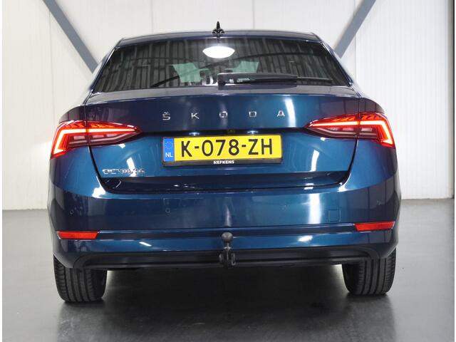Skoda OCTAVIA 110PK Edition Plus | 1ste eigenaar | AppleCarplay/AndroidAuto | Alcantara/LEER | Trekhaak | Camera | 18"LMV | LEDmatrix | Stuur/Stoel/ACHTERBANK/Verwarming | Navigatie | Cruise Control | Sfeerverlichting | Keyless | Isofix | Privacy Glass | Parkeersensor