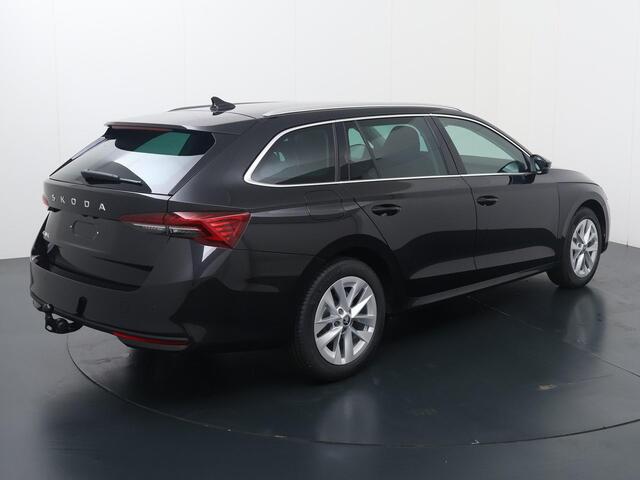 Skoda OCTAVIA Combi Business Edition Plus 1.5 TSI 115 PK DSG | Automaat | Trekhaak | Winterpakket |