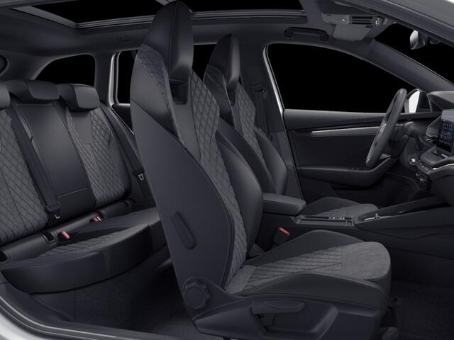 Skoda OCTAVIA Combi Sportline Business 1.5 TSI 150 PK DSG | Automaat | Trekhaak | Panoramadak | Winterpakket |
