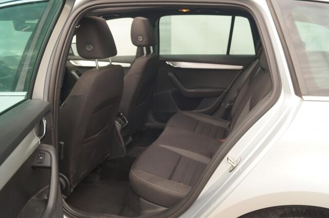 Skoda OCTAVIA Combi 1.0 TSI 115pk Ambition Business -PANO-DIGI-ECC-PDC-
