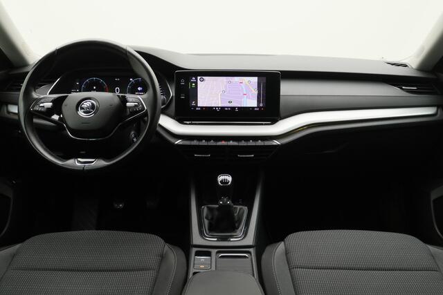 Skoda OCTAVIA Combi 1.0 TSI Business Edition Virtual Cockpit, Cruise, Apple Carplay, Sfeerverlichting, LED, DAB, PDC, 16''