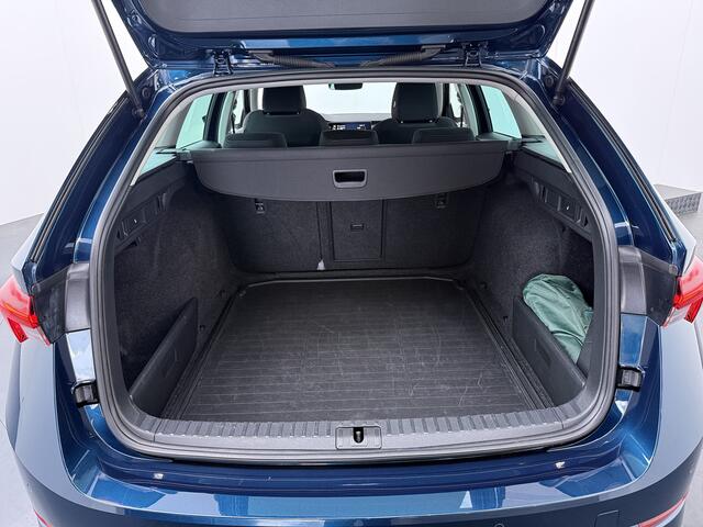 Skoda OCTAVIA Combi 1.0 e-TSI 111 pk Ambition | Camera | LED | Stoelverw. | 17" | Adapt. cruise | Keyless entry | Winterset