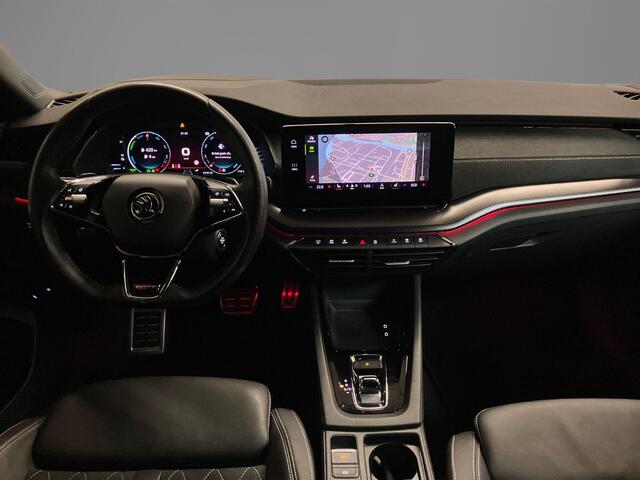 Skoda OCTAVIA Combi 1.4TSI 180kW/245PK iV PHEV RS · Navigatie · Leder/Alcantara · Apple/Android Car Play ·