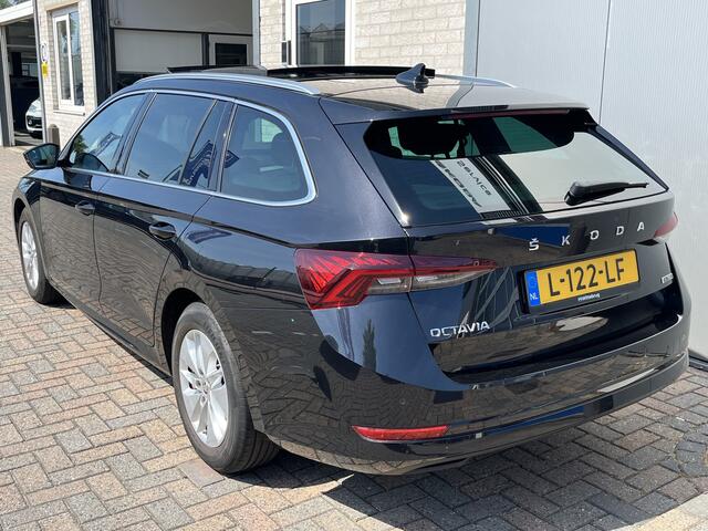 Skoda OCTAVIA Combi 1.0 e-TSI Business Edition / AUTOMAAT/ PANO/ CRUISE/ SMARTLINK/ PARKEER SENSOREN V+A/ ELEK.ACHTERKLEP/ KEYLESS/ DIGITAL DASH/ DAB/ NAVI/ CLIMA/ 16'' LMV