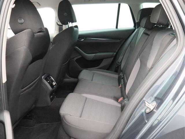 Skoda OCTAVIA Combi 1.5 e-TSI Business Edition/ automaat!