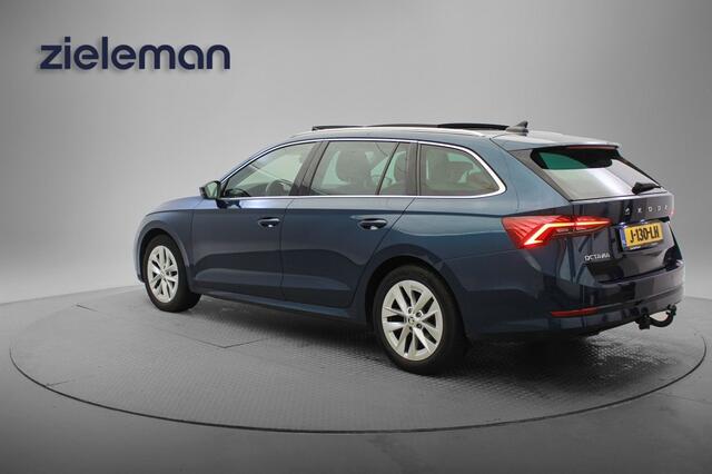 Skoda OCTAVIA Combi 1.5 TSI First Edition - Panorama, Digitaal Cockpit, Carplay, Stoelverw. Trekhaak