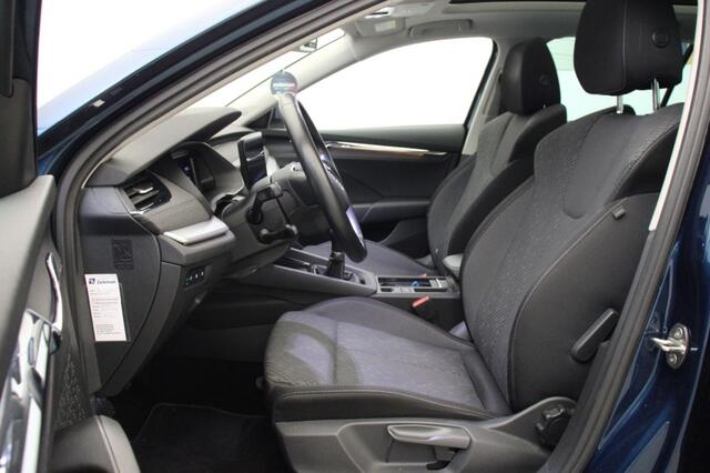 Skoda OCTAVIA Combi 1.5 TSI First Edition - Panorama, Digitaal Cockpit, Carplay, Stoelverw. Trekhaak