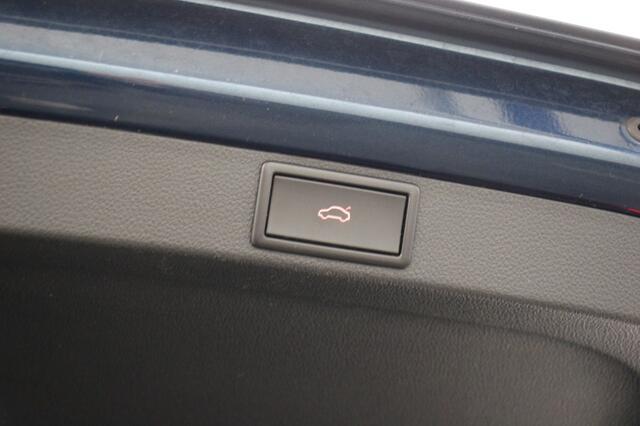 Skoda OCTAVIA Combi 1.5 TSI First Edition - Panorama, Digitaal Cockpit, Carplay, Stoelverw. Trekhaak