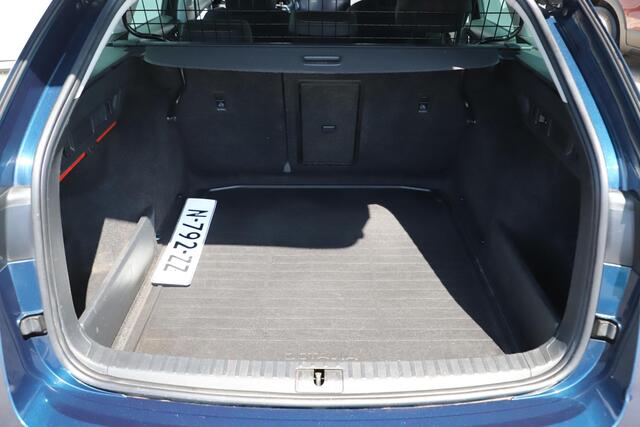 Skoda OCTAVIA Combi 1.0 e-TSI Business Edition Plus Trekhaak 17 inch LMV Virtual Cockpit Stoelverwarming Navigatie Sfeerverlichting Adaptive Cruise