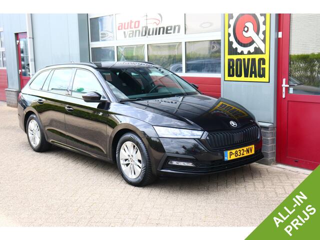 Skoda OCTAVIA Combi 1.0 e-TSI Sport Business O.a: Trekhaak, PDC, Clima, Navi, Cruise, Carplay, Etc. All-in prijs!