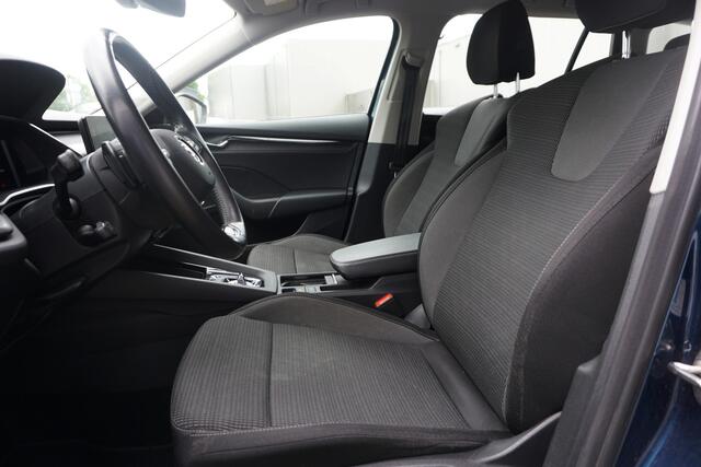Skoda OCTAVIA Combi 1.0 e-TSI AUTOMAAT Business Edition | TREKHAAK | ACC |
