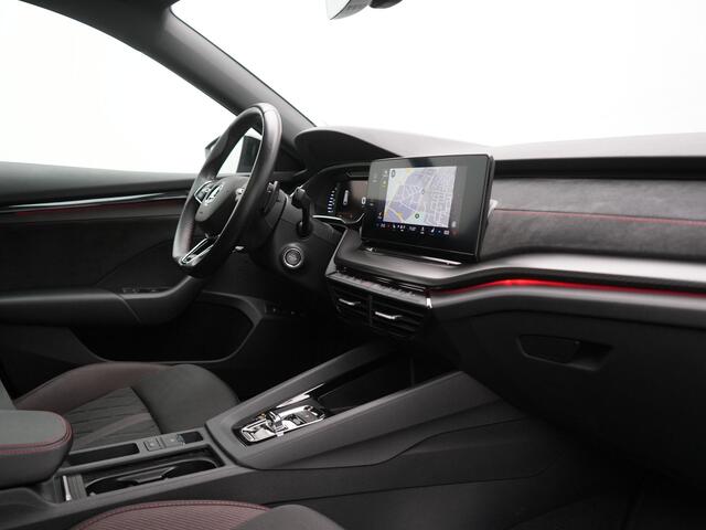 Skoda OCTAVIA Combi 1.4 TSI iV RS PHEV 245pk Dealer O.H. | Panodak | Adaptive Cruise | Camera | Sportstoelen Verwarmd | Sfeerverlichting | Apple Carplay | Crystal LED | Keyless | Navigatie | DAB | Virtual Cockpit | 19"L.M | Plug In Hybrid |