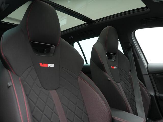 Skoda OCTAVIA Combi 1.4 TSI iV RS PHEV 245pk Dealer O.H. | Panodak | Adaptive Cruise | Camera | Sportstoelen Verwarmd | Sfeerverlichting | Apple Carplay | Crystal LED | Keyless | Navigatie | DAB | Virtual Cockpit | 19"L.M | Plug In Hybrid |