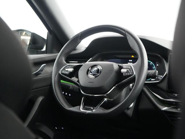 Skoda OCTAVIA Combi 1.4 TSI iV PHEV Sportline Business | Trekhaak | Pano | Canton | Memory | HUD | Travel Assist |